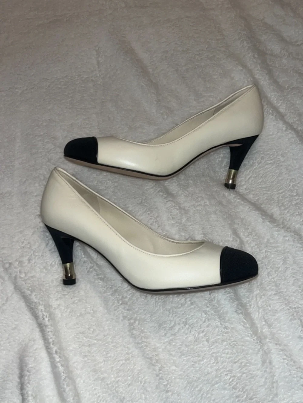 CHANEL Cream and Black Cap-Toe Mid Heel Pumps 35.5